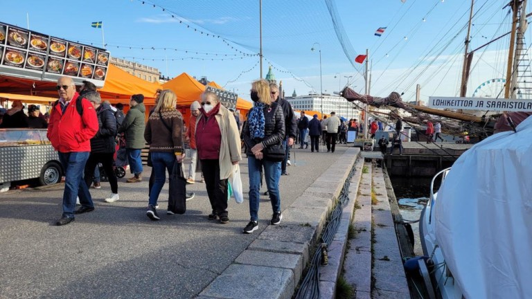 Stadin Silakkamarkkinat saa kävijän hyväntuuliseksi