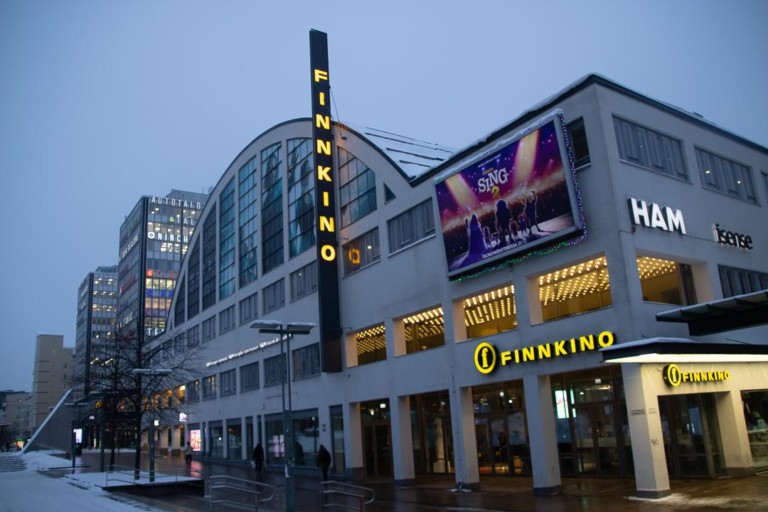 Elokuviin korona-aikana: teattereista voi varata kaveriporukalle oman näytöksen