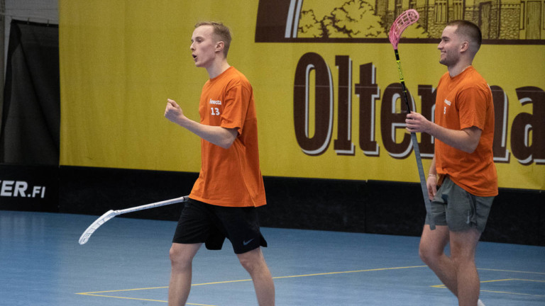 “Olihan se nättii” – Laajasalon opistolle historiallinen voitto Helsingin Urheilutoimittajien salibandyfinaalissa