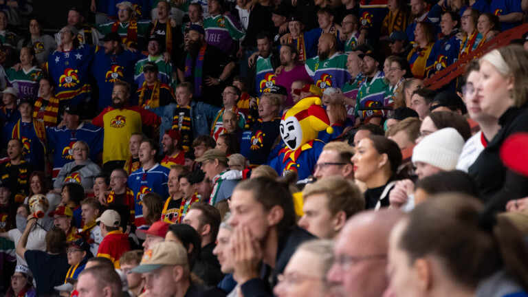 Jokerit toi Helsingin jäähalliin historiallisen suuren yleisömäärän