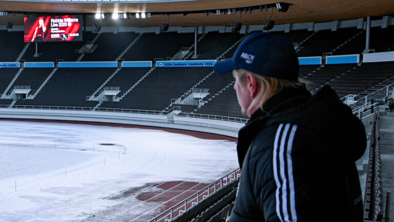 Mitä teet Olympiastadionin kenttämestari Jani Kurvinen?