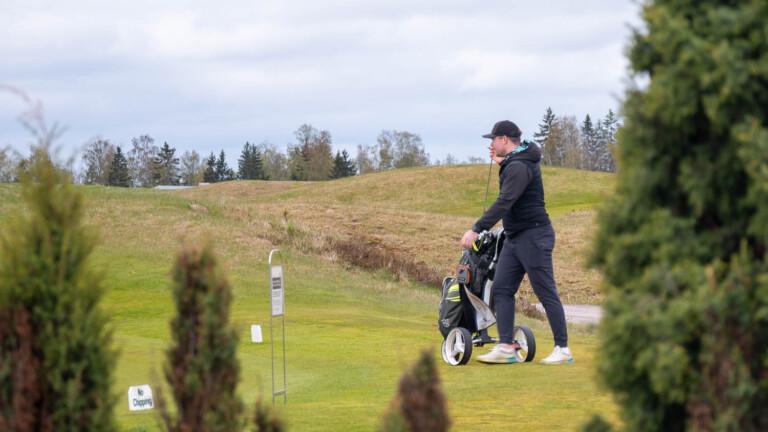 Kuinka kallista golf on oikeasti?