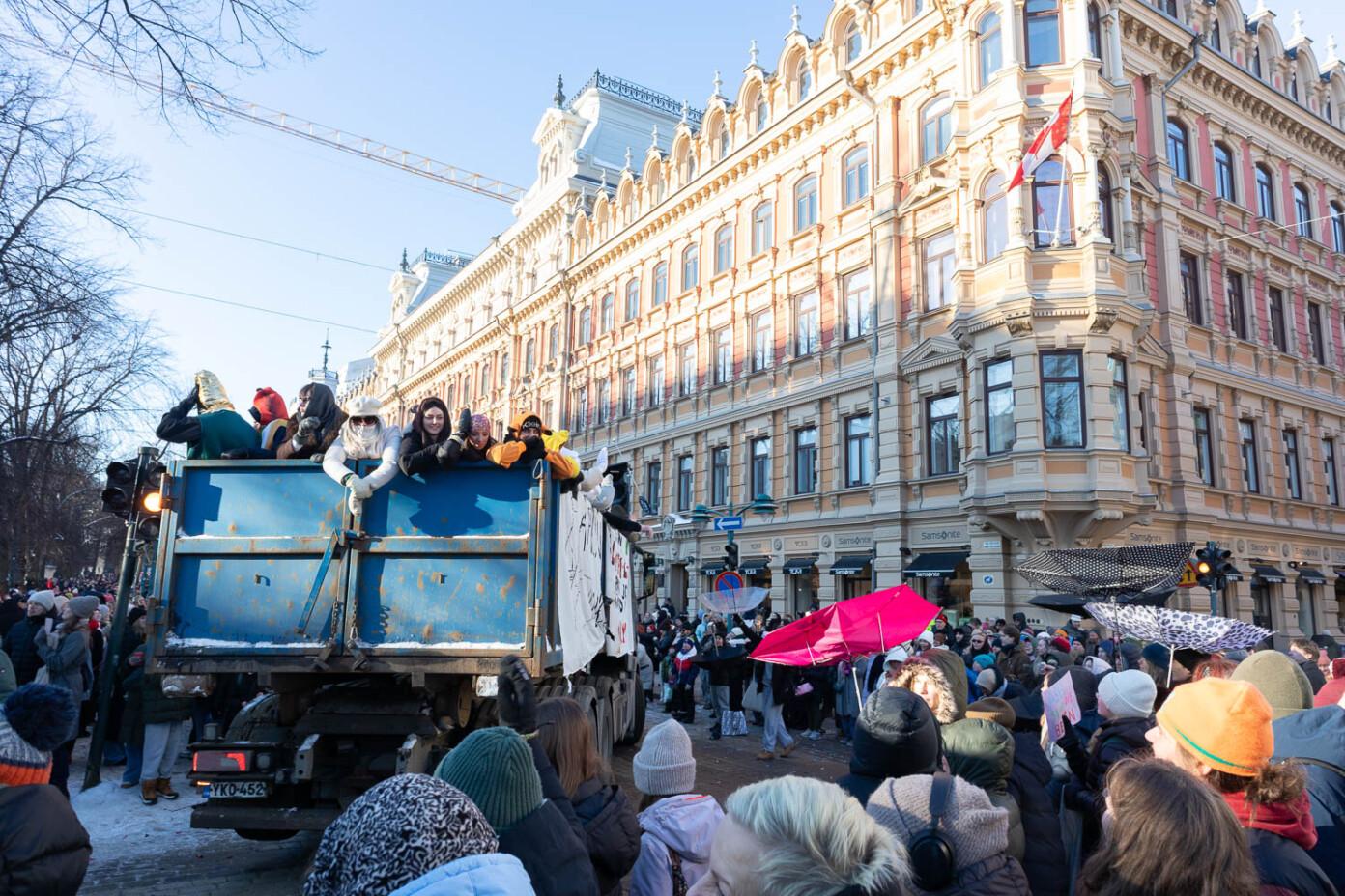 Penkkarit Pakkanen Ja Hyv Tunnelma Kaupunkikanava Penkkarit Pakkanen Ja Hyv Tunnelma Kaupunkikanava